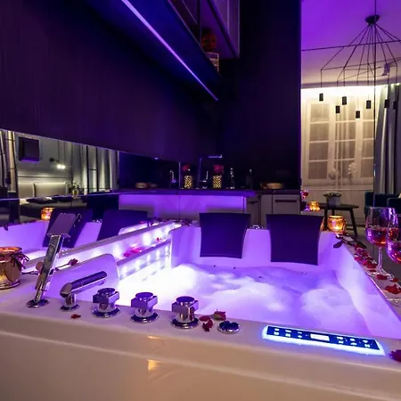 Glamour Jacuzzi Apartment Krakow
