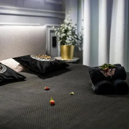 Glamour Jacuzzi Apartment