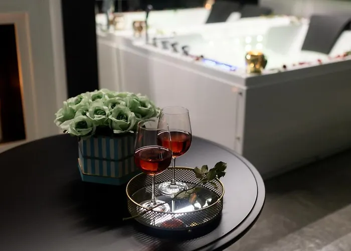 Glamour Jacuzzi Apartment *